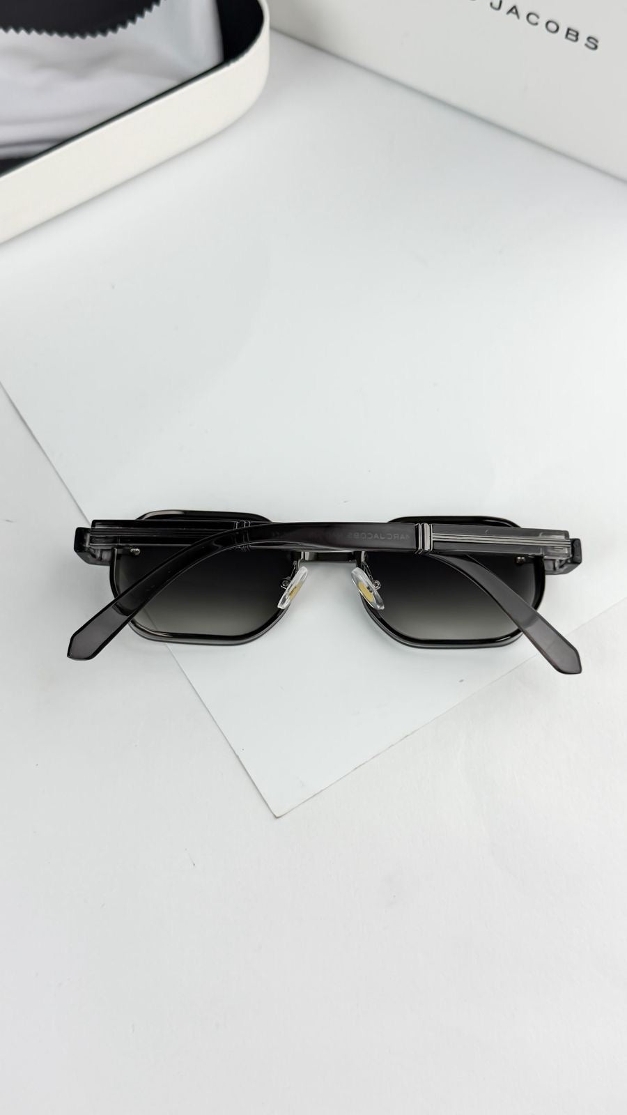 MARC JACOBS
