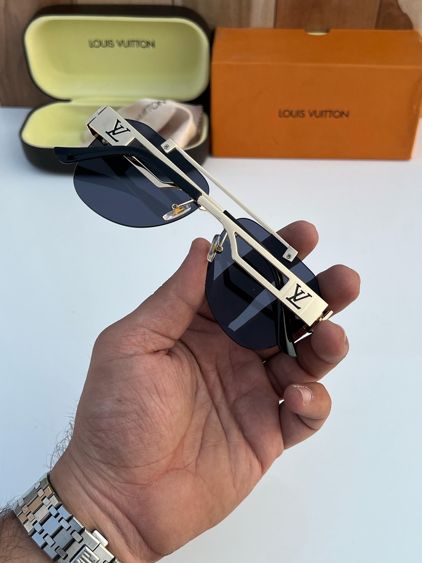 LOUIS VUITTON