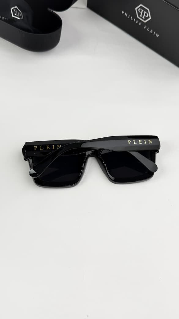 PLEIN BLACK