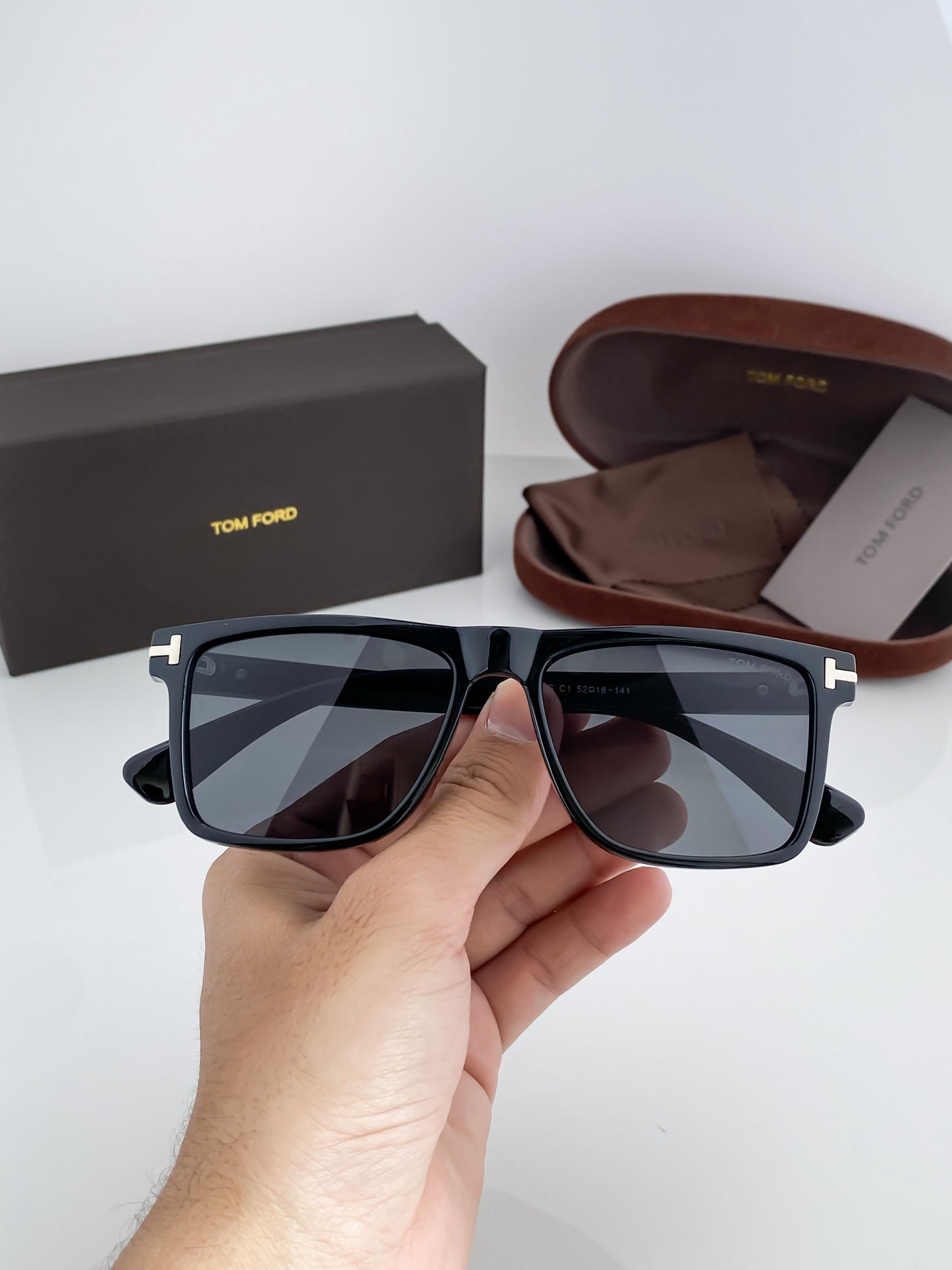 TOMFORD FULL BLACK