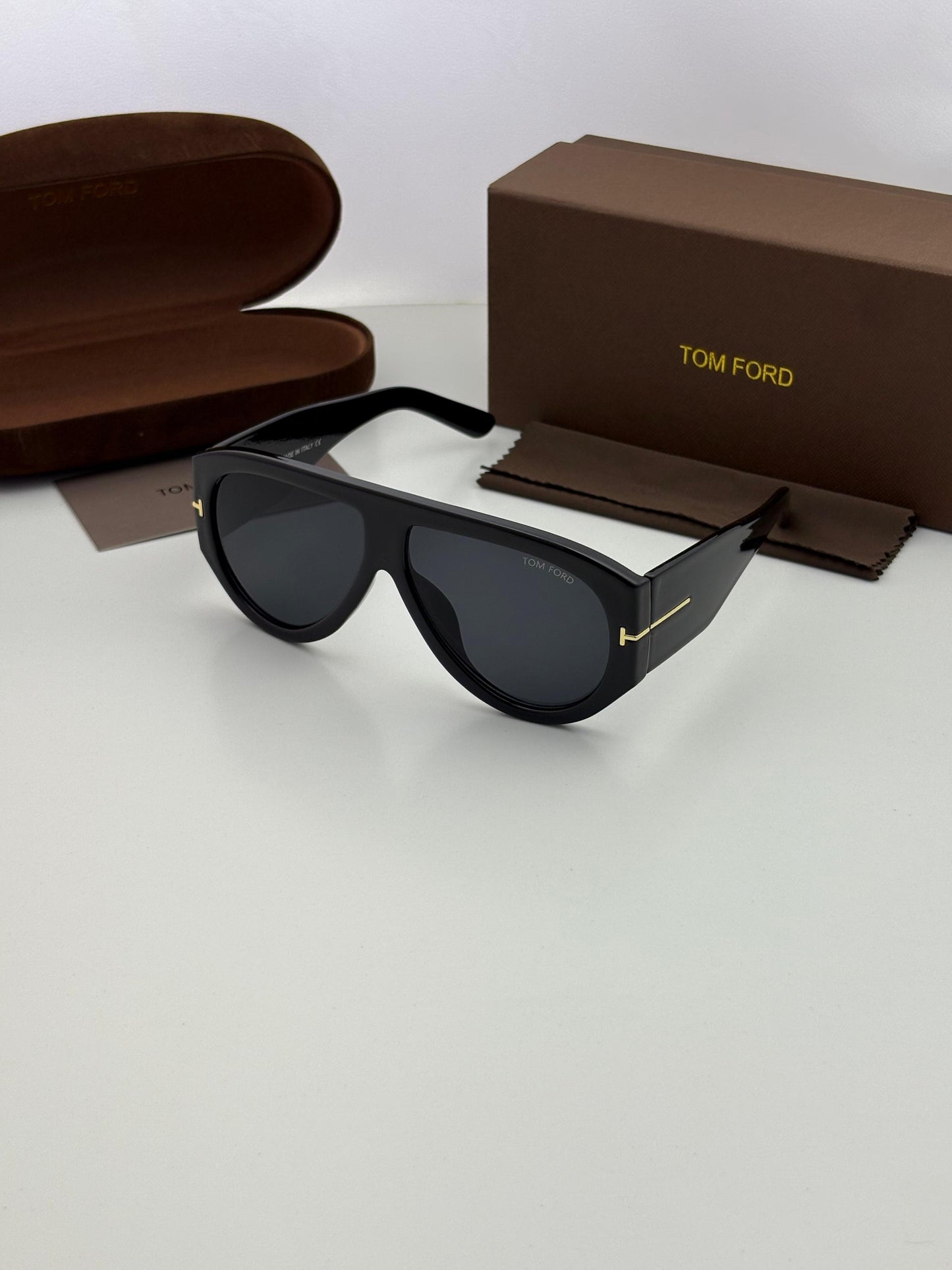 TOMFROD 9577 black