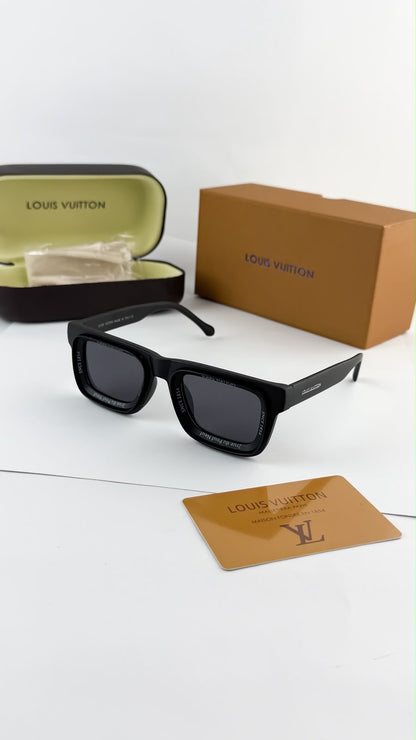 LOUIS VUITTON BLACK