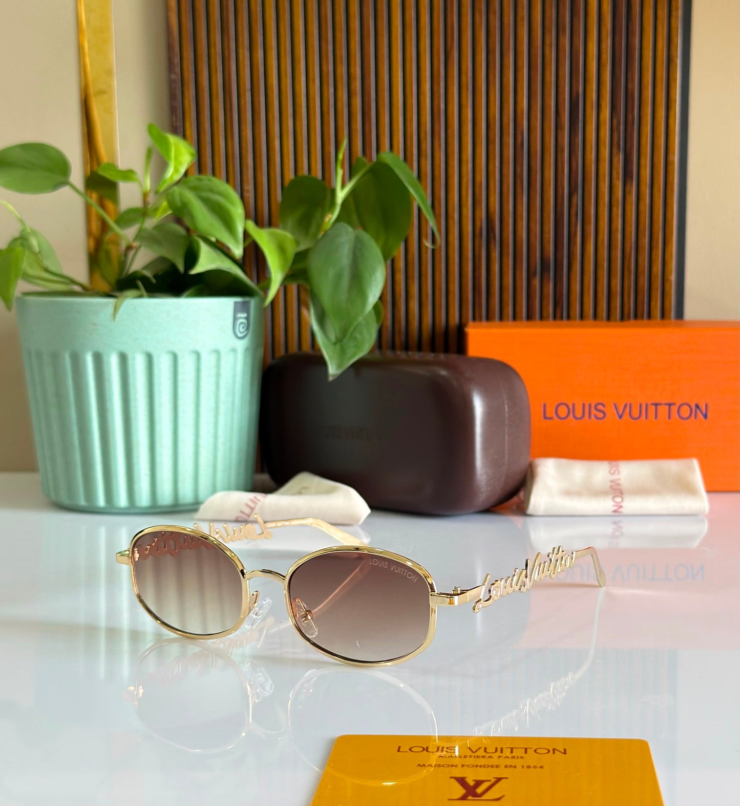 LOUIS VUITTON