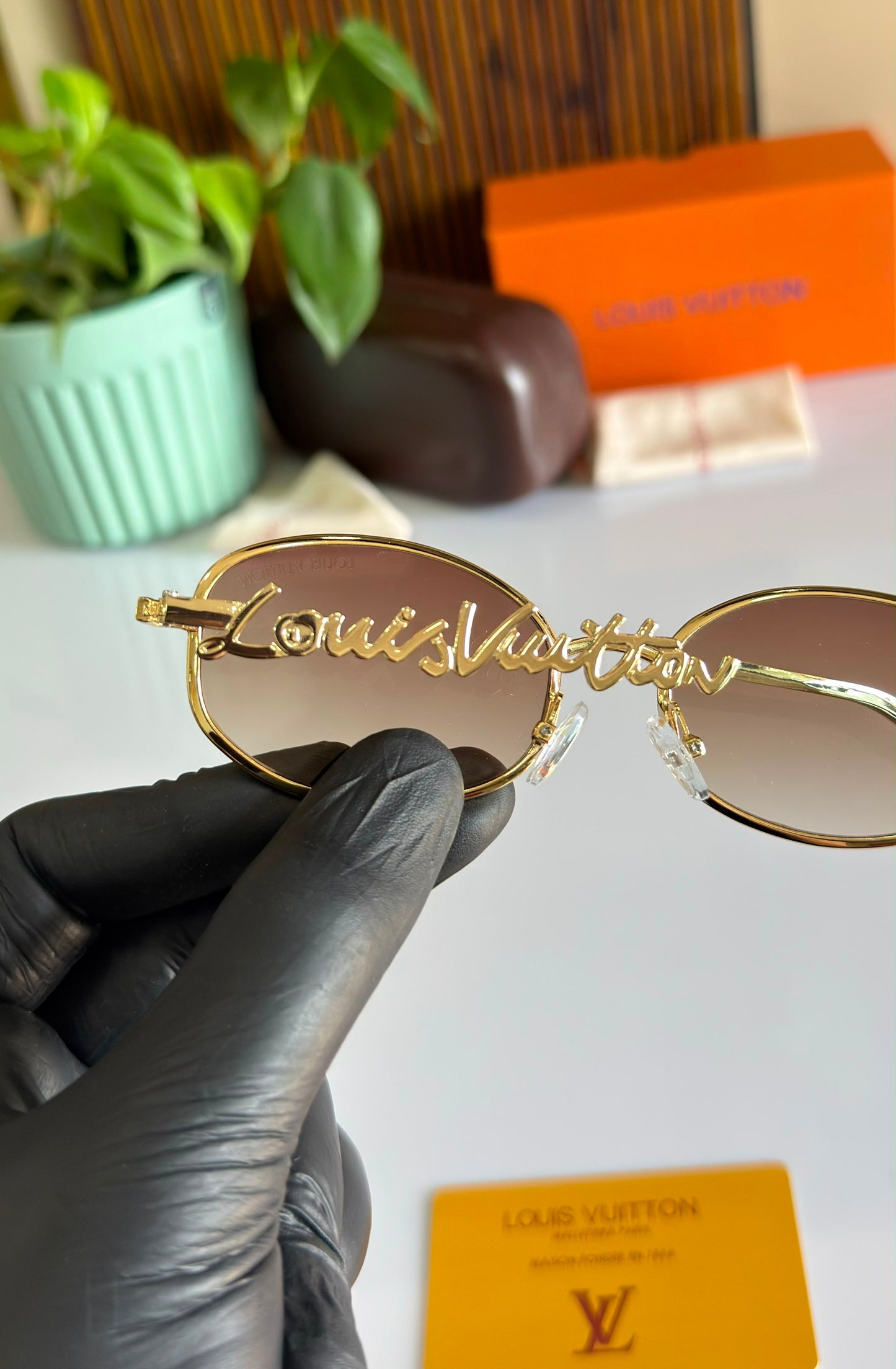 LOUIS VUITTON