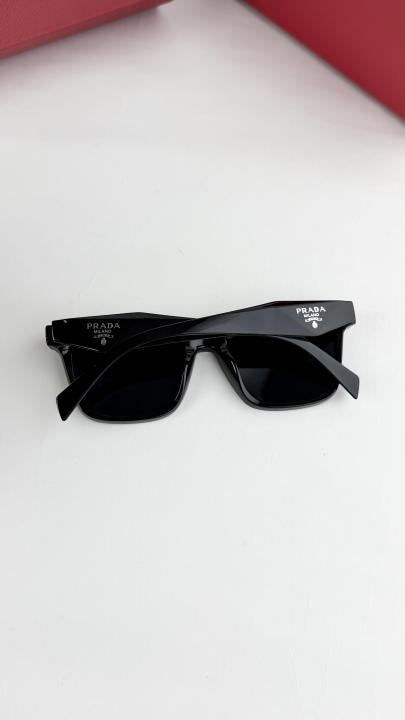 Prada_black_19cy