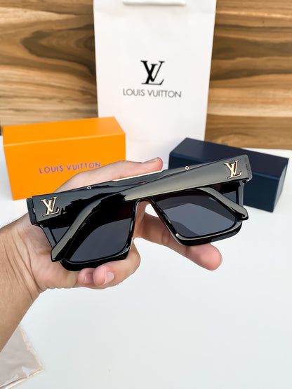 LOUIS VUITTON 1502 GOLD BLACK