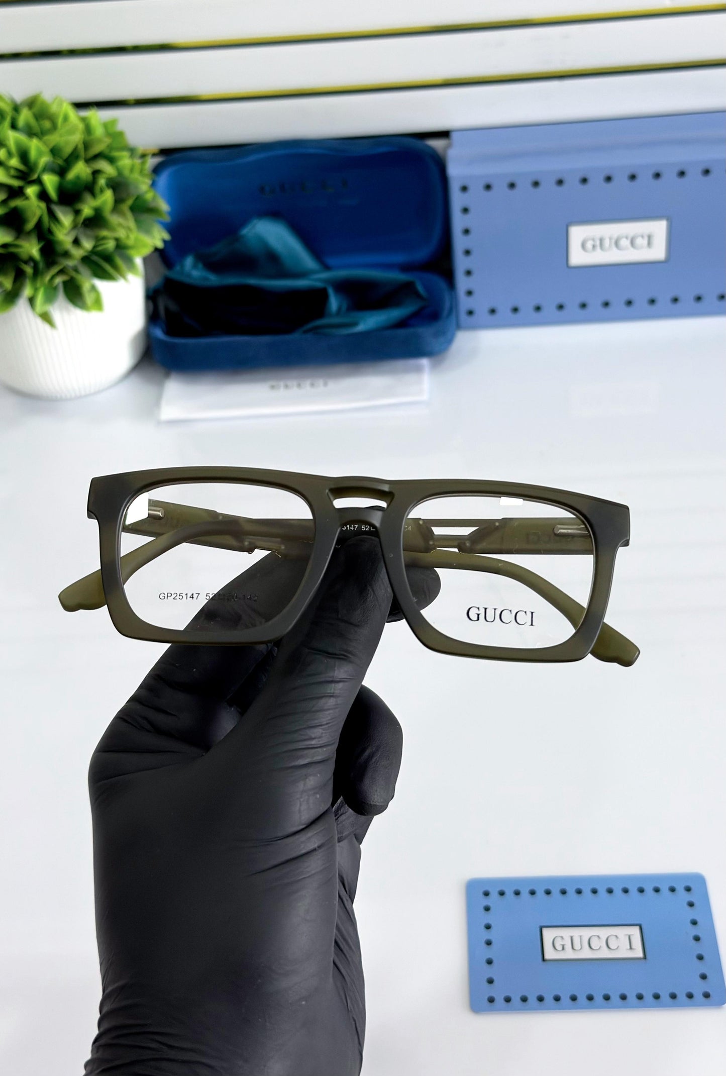 GUCCI FULL COLOUR
