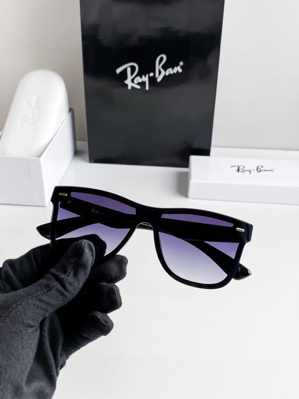 Rayban. 17