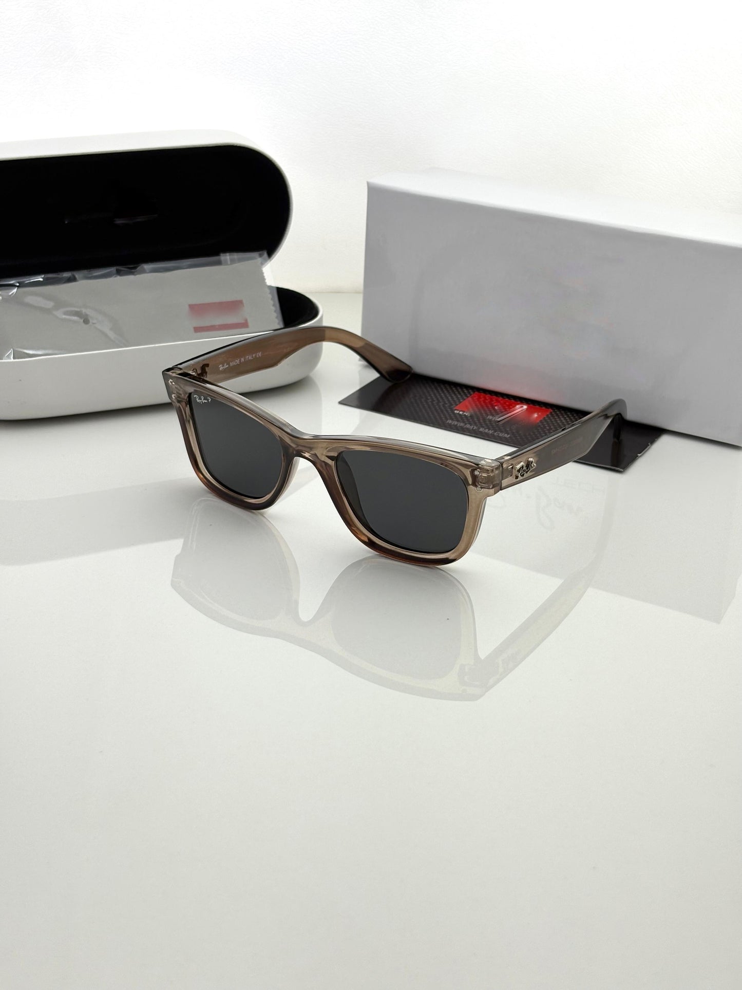 RAYBAN 05 glossy brown