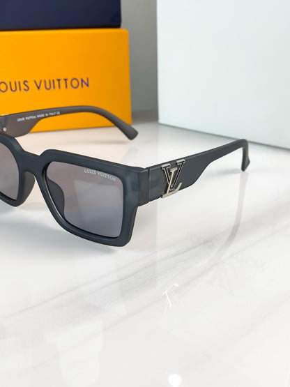 LOUIS VUITTON GREY BLACK