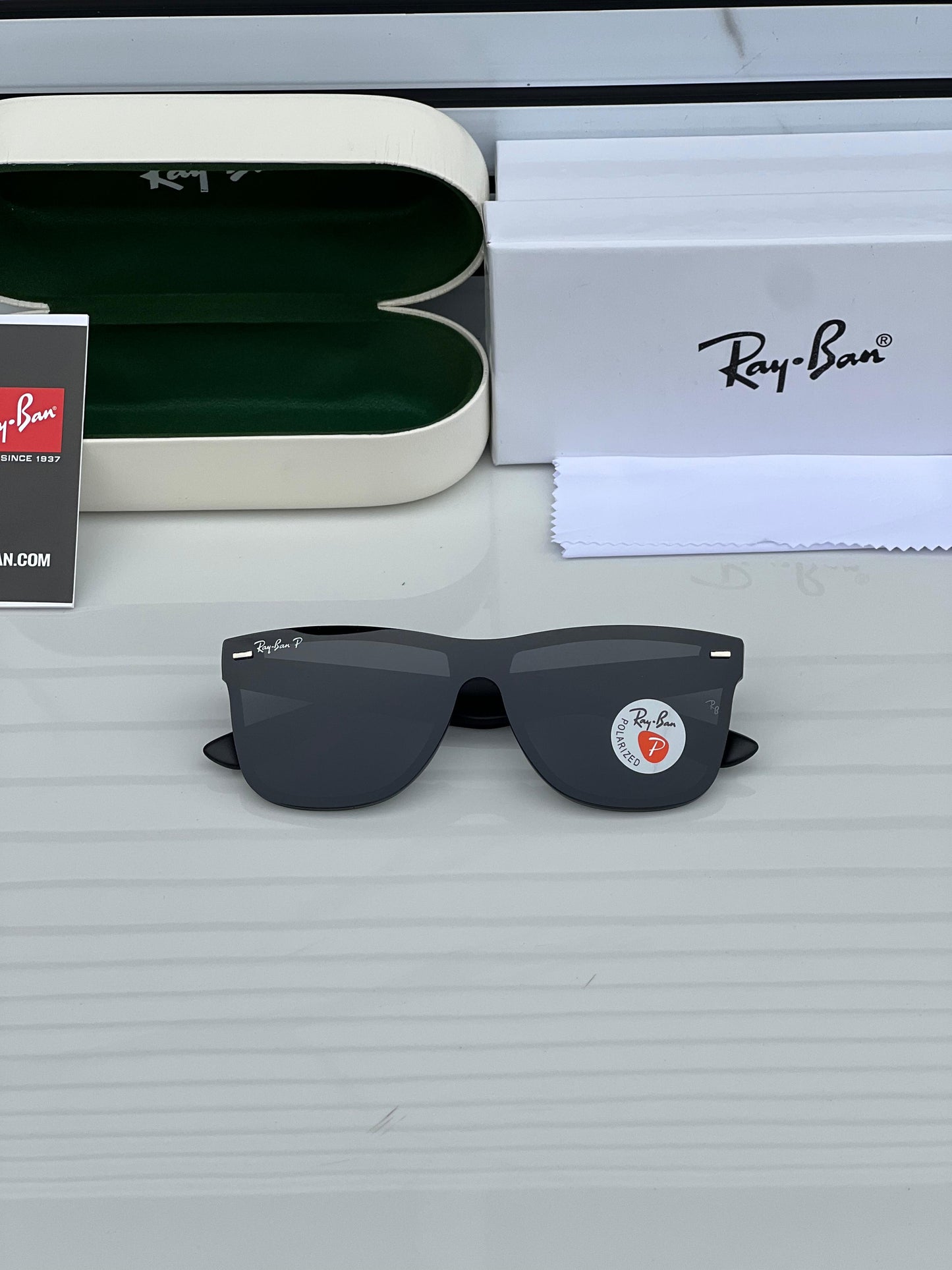 RAY BAN 650 BLACK