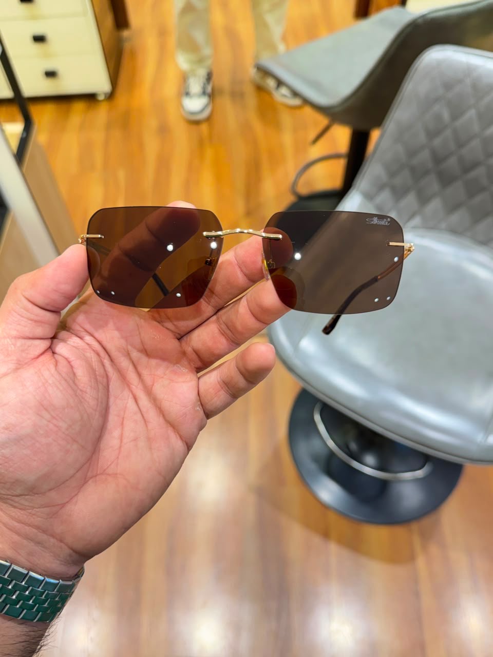 CARTIER BROWN￼