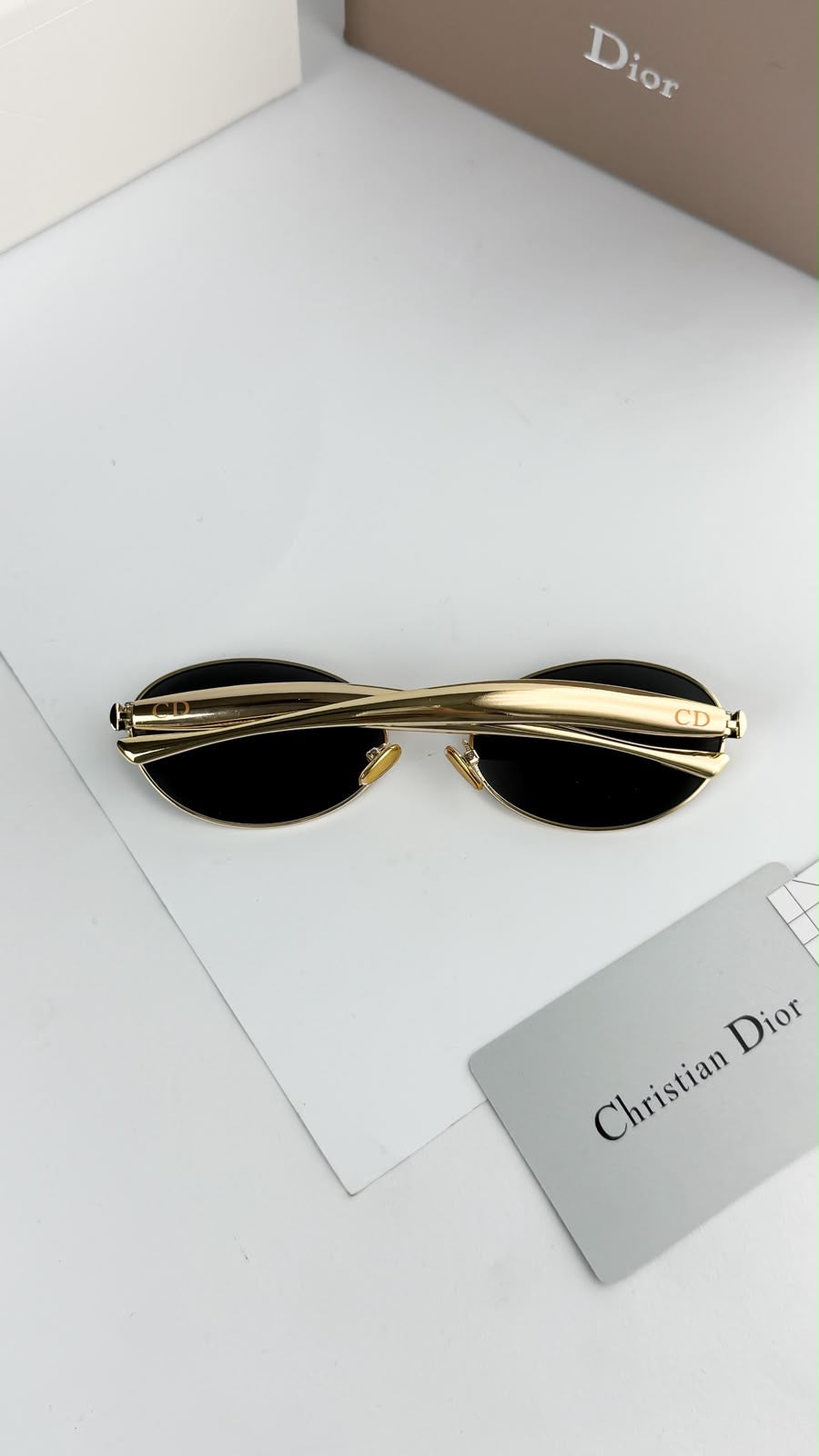 DIOR