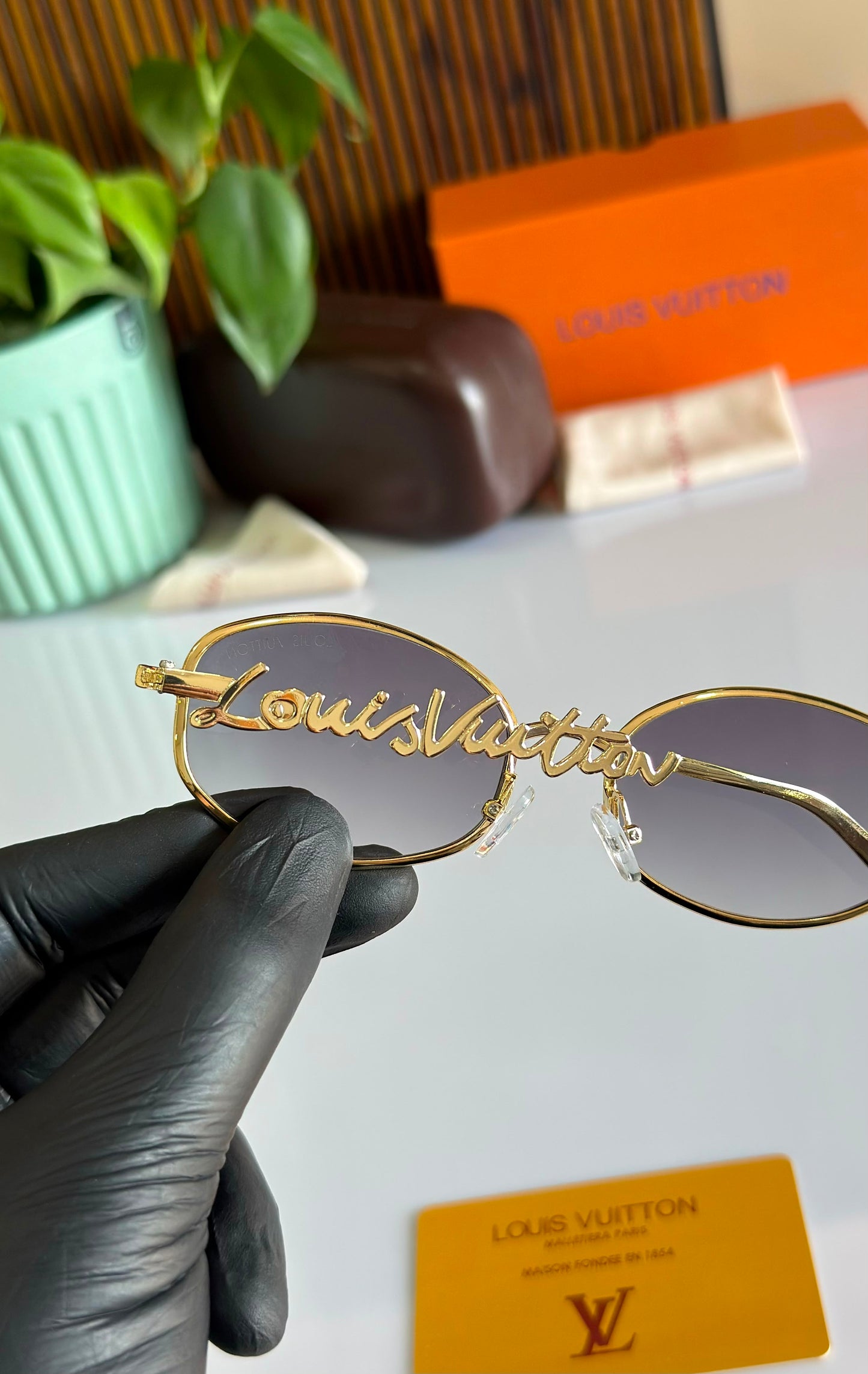 LOUIS VUITTON