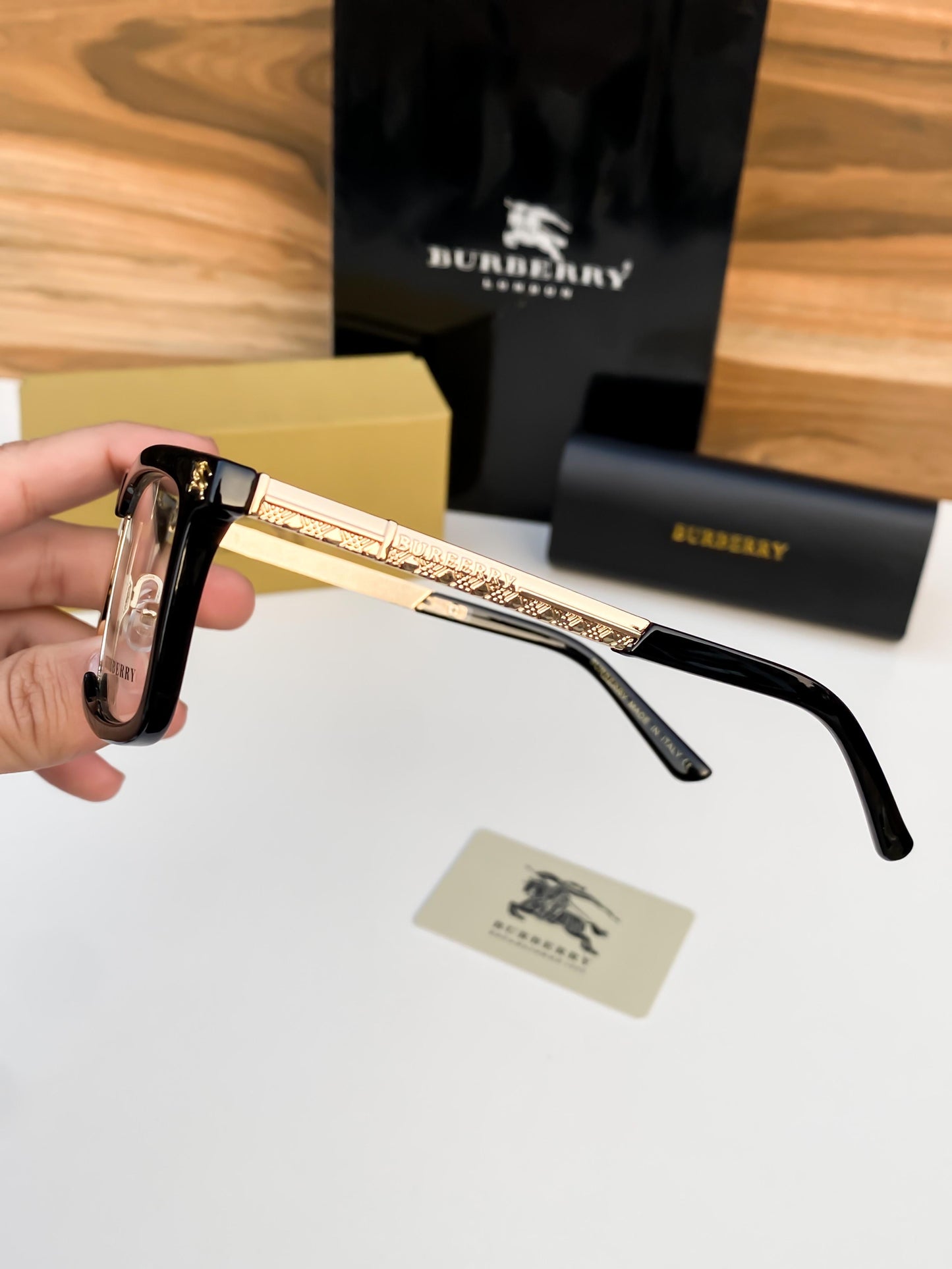 BURBERRY FRAME GOLD BLACK