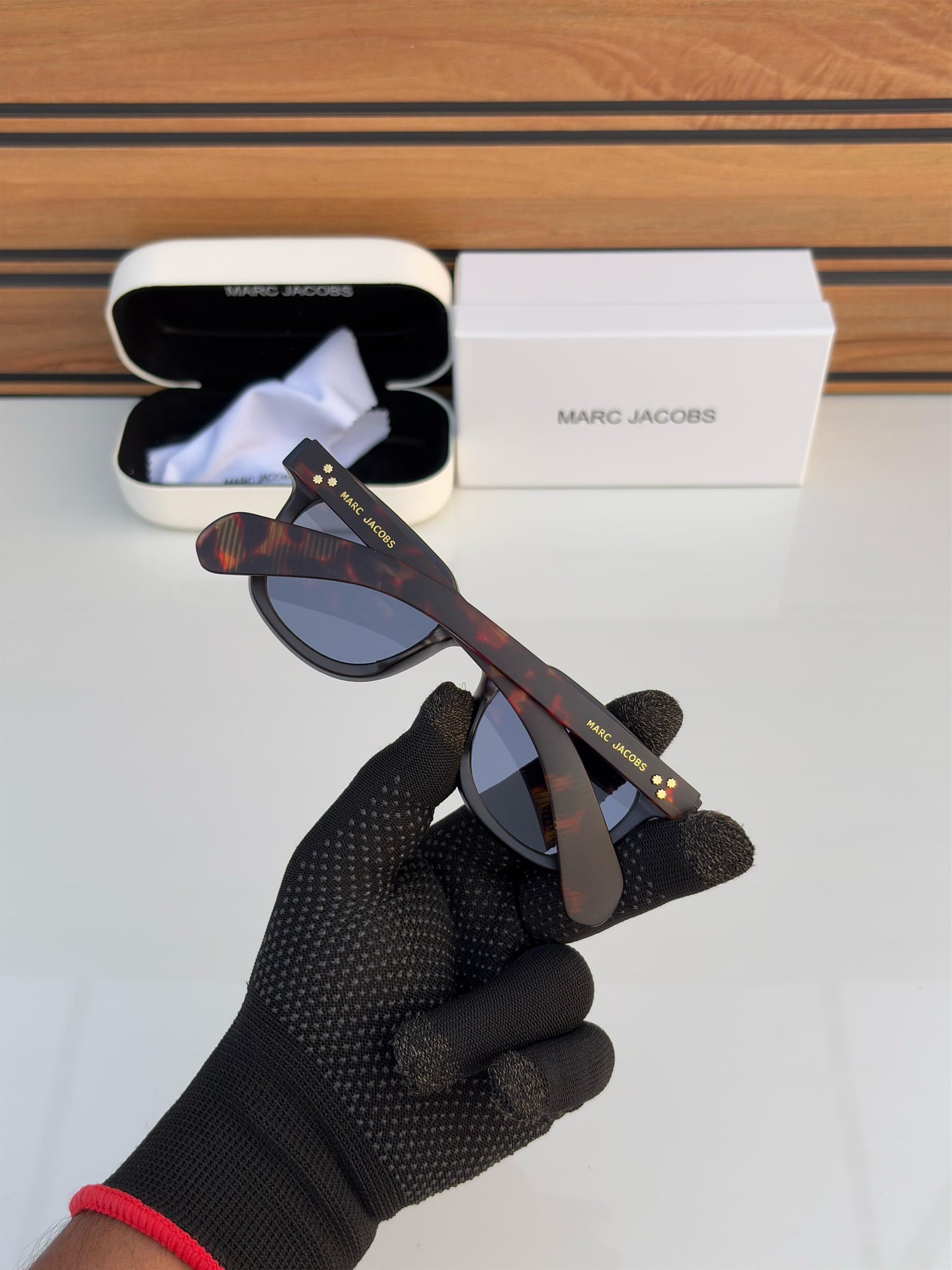 MARC JACOBS 1130