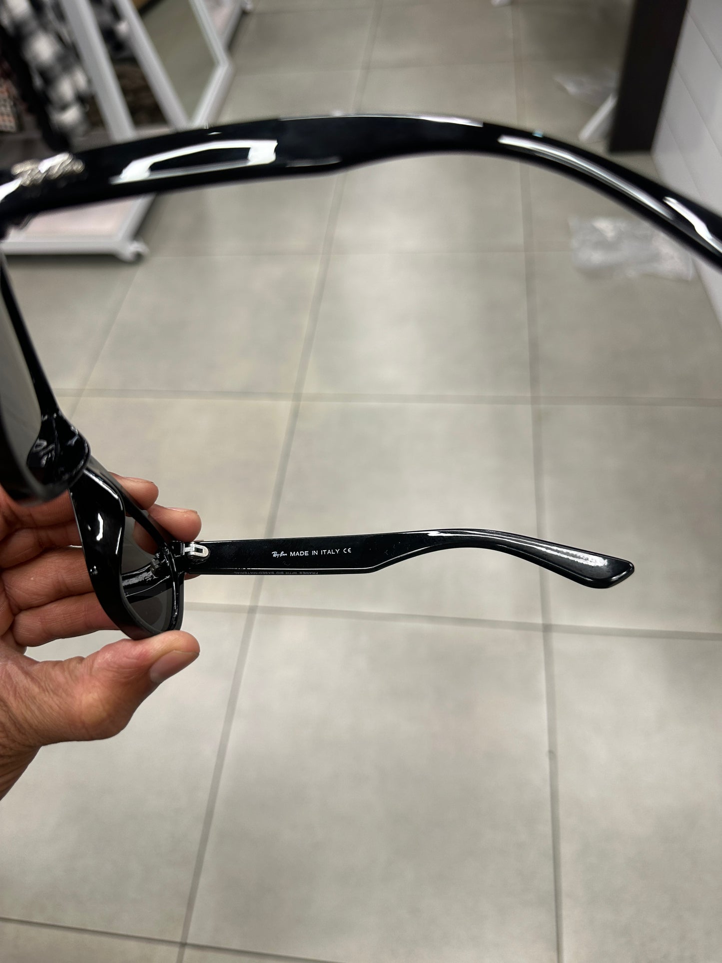 RAYBAN 05 REVERSE black