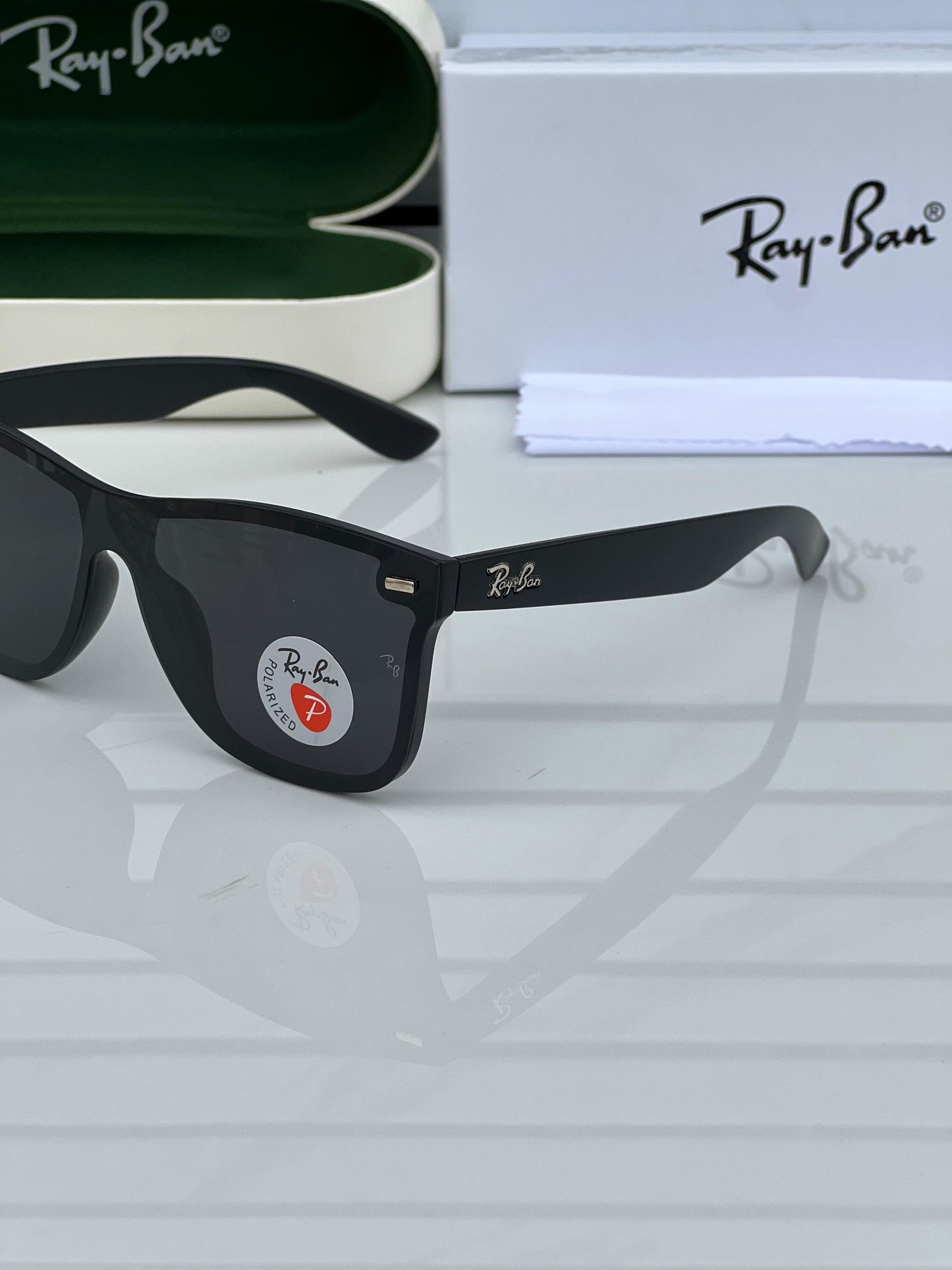 RAY BAN 650 BLACK