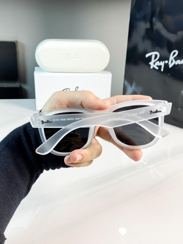 Rayban reverse white black 05023