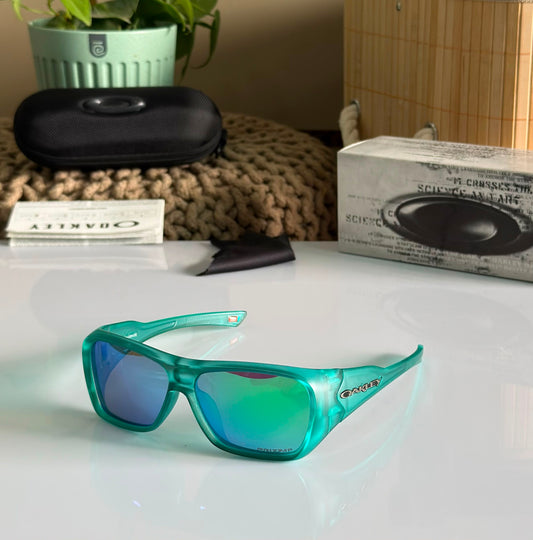 OAKLEY