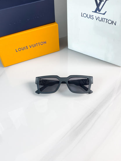 LOUIS VUITTON GREY BLACK