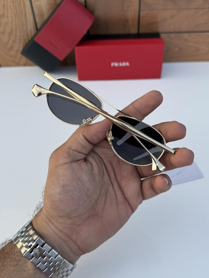 Prada_58226_gold_black