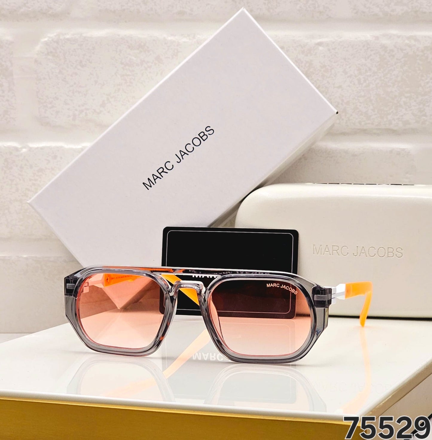 MARC JACOBS FULL COLOURS