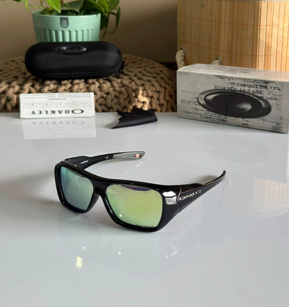 OAKLEY