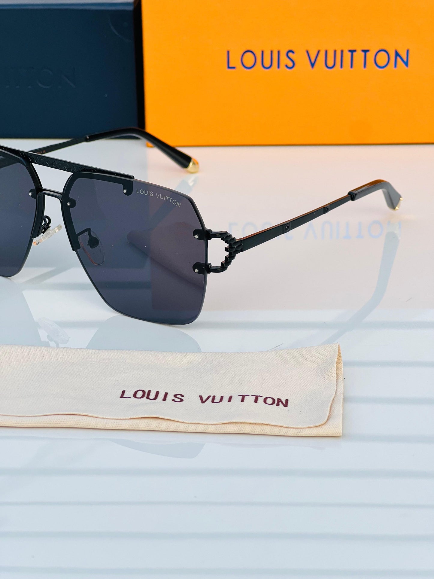 LOUIS VUITTON 439 full black