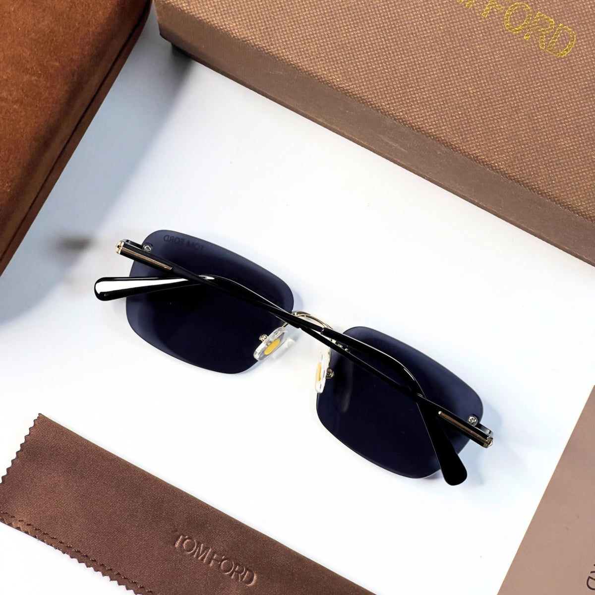 TOMFROD BLACK