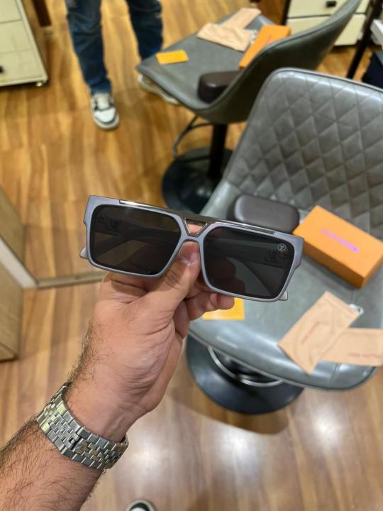 Louis_vuitton_1984_matt_grey