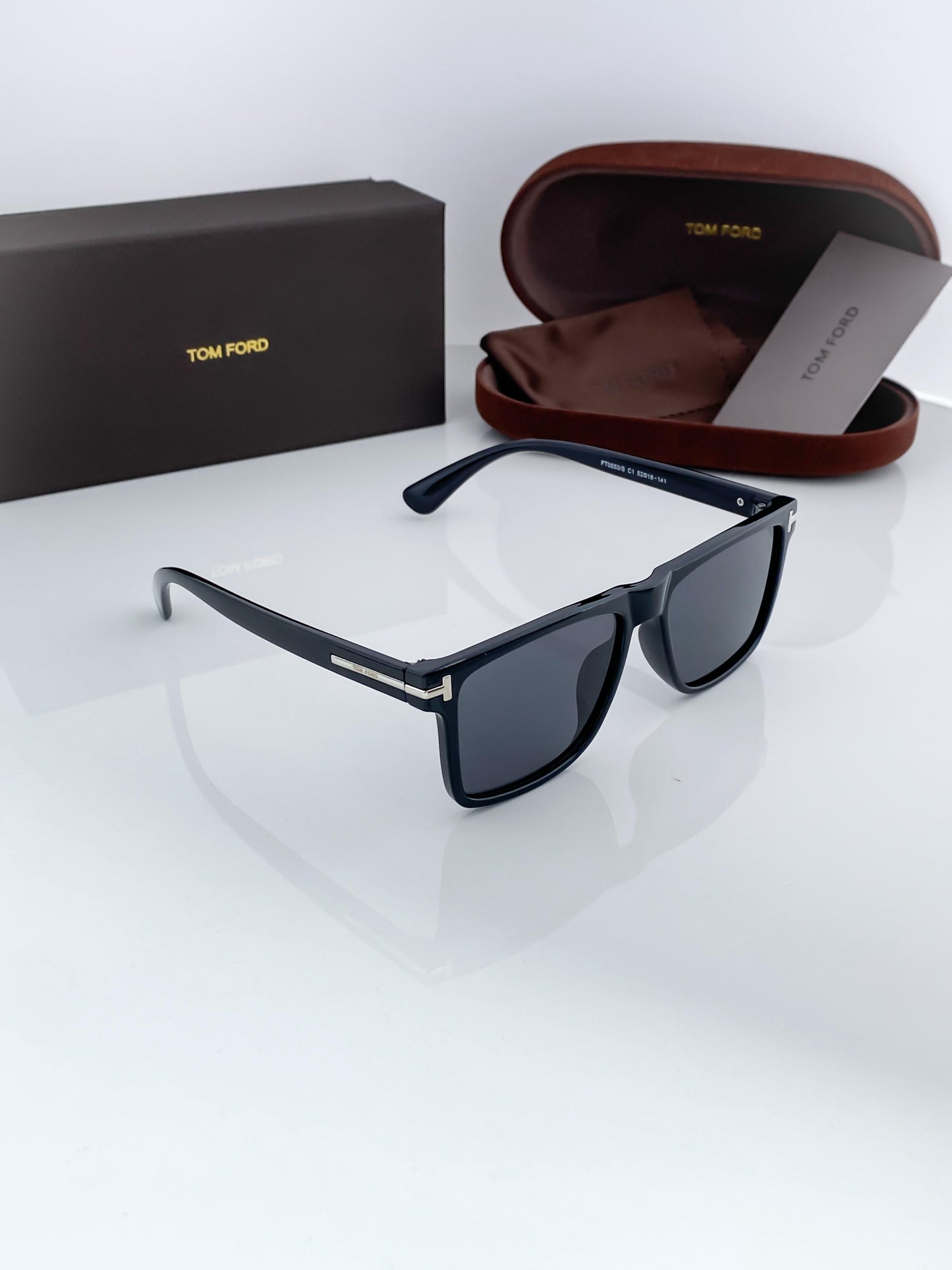 TOMFORD FULL BLACK