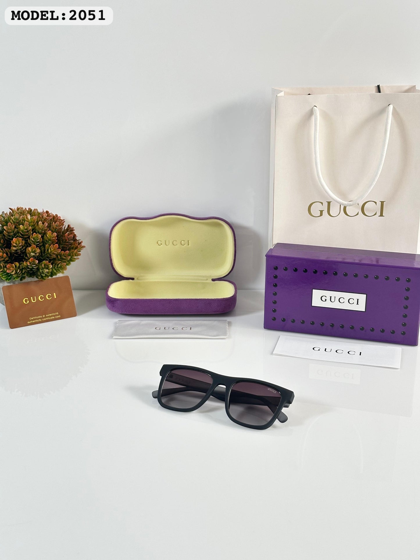 GUCCI GREEN BLACK 2051