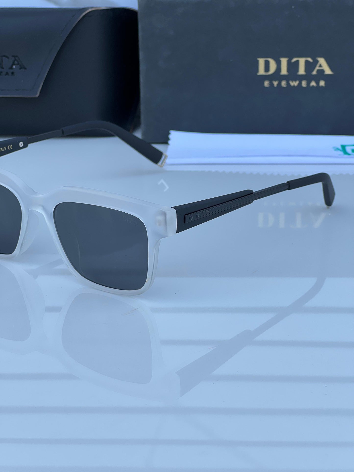 DITA 5523 WHITE BLACK