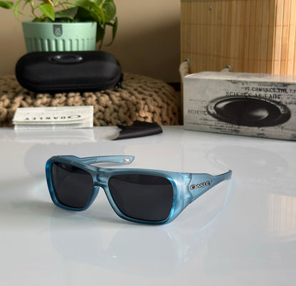OAKLEY