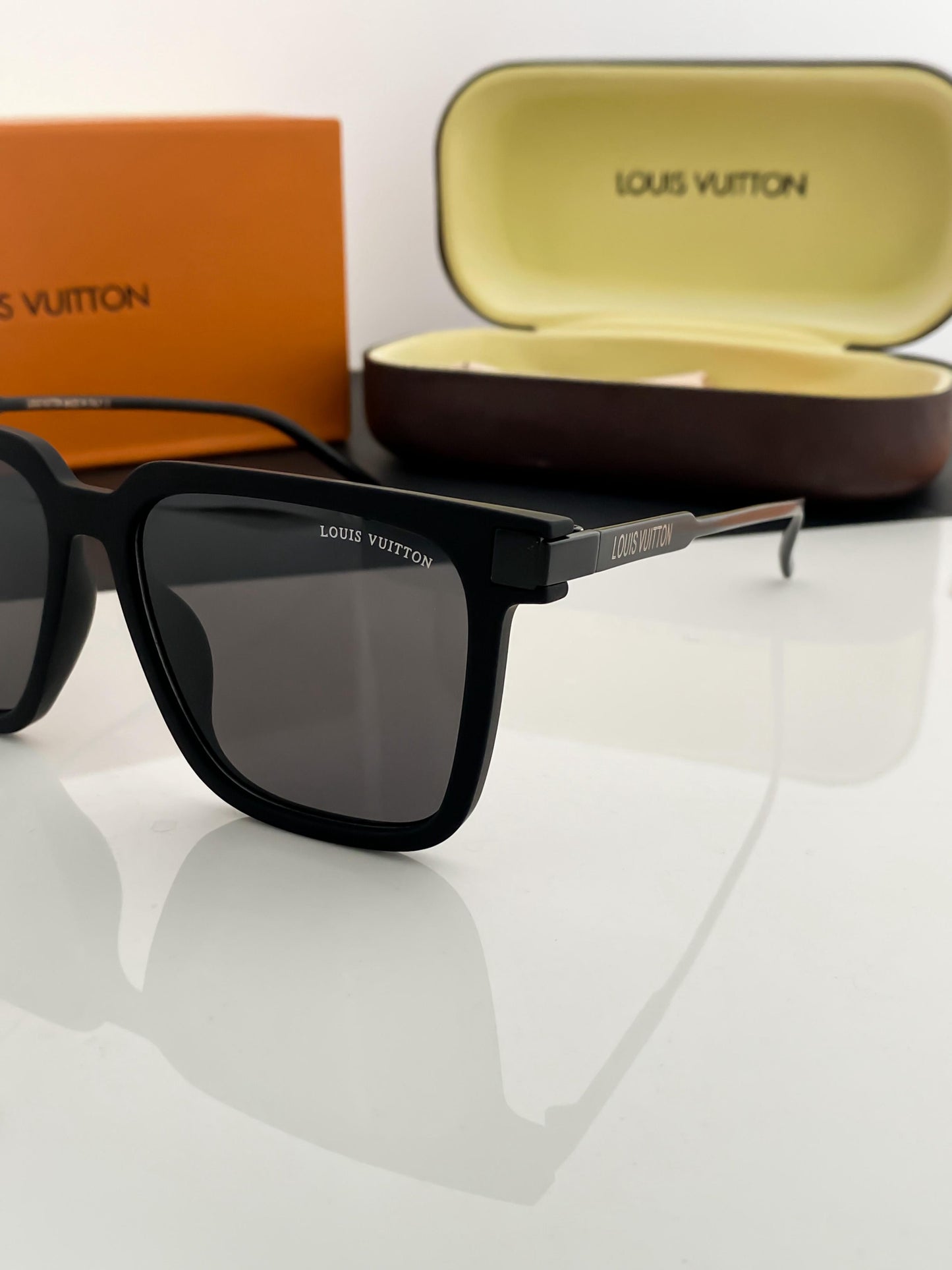 LOUIS VUITTON FULL BLACK