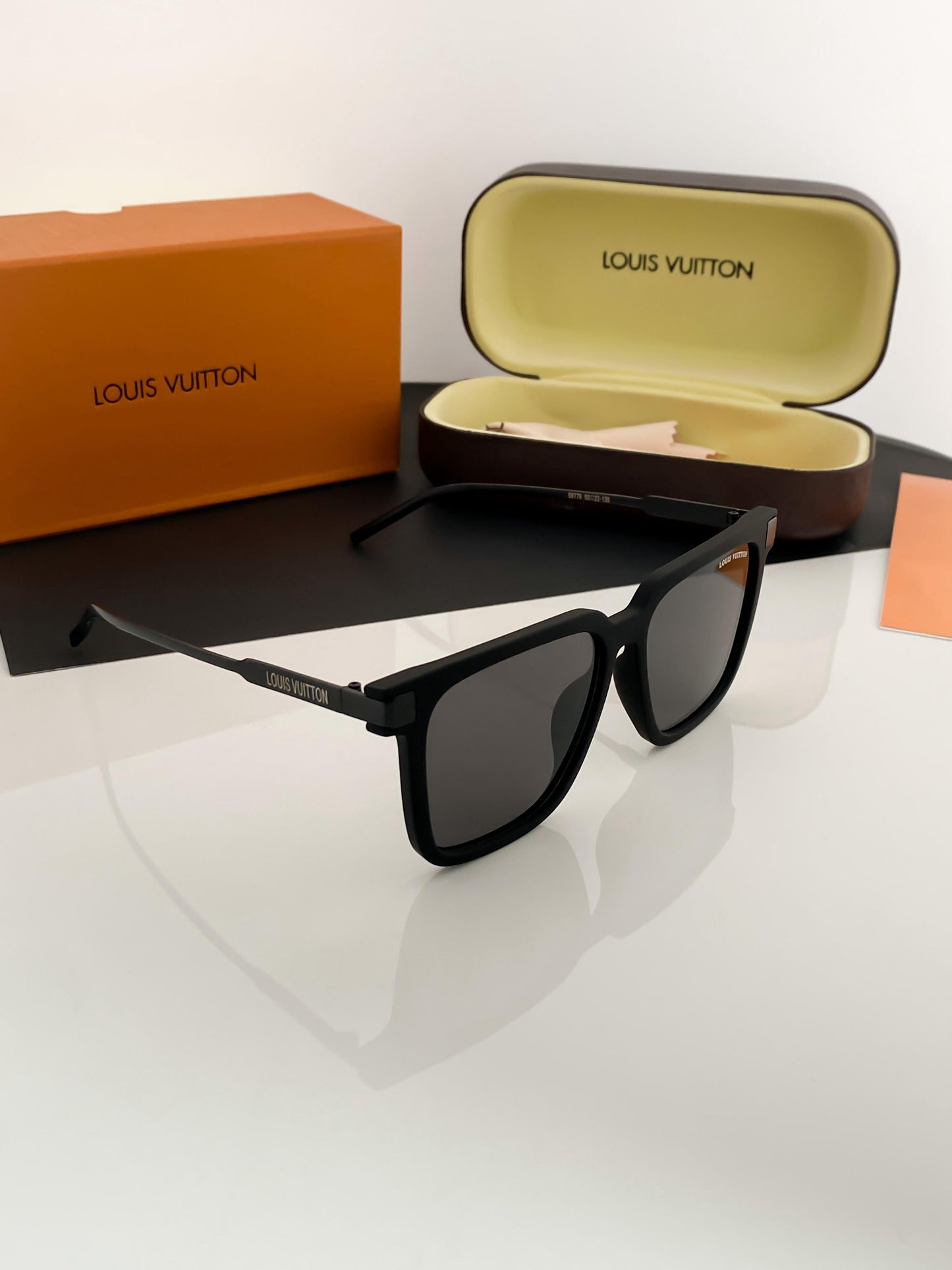 LOUIS VUITTON FULL BLACK