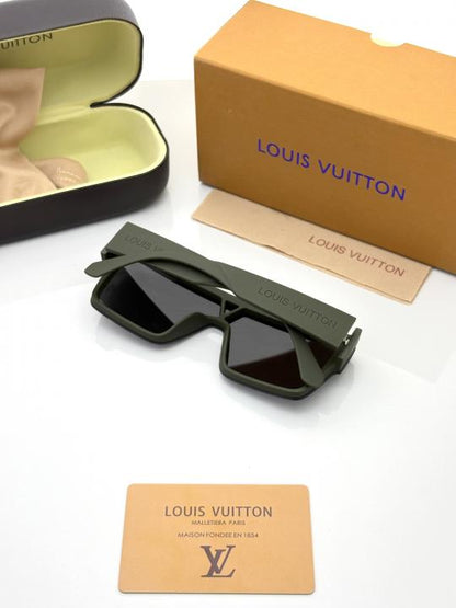 Loui.s Vuitton 1982 green lv print