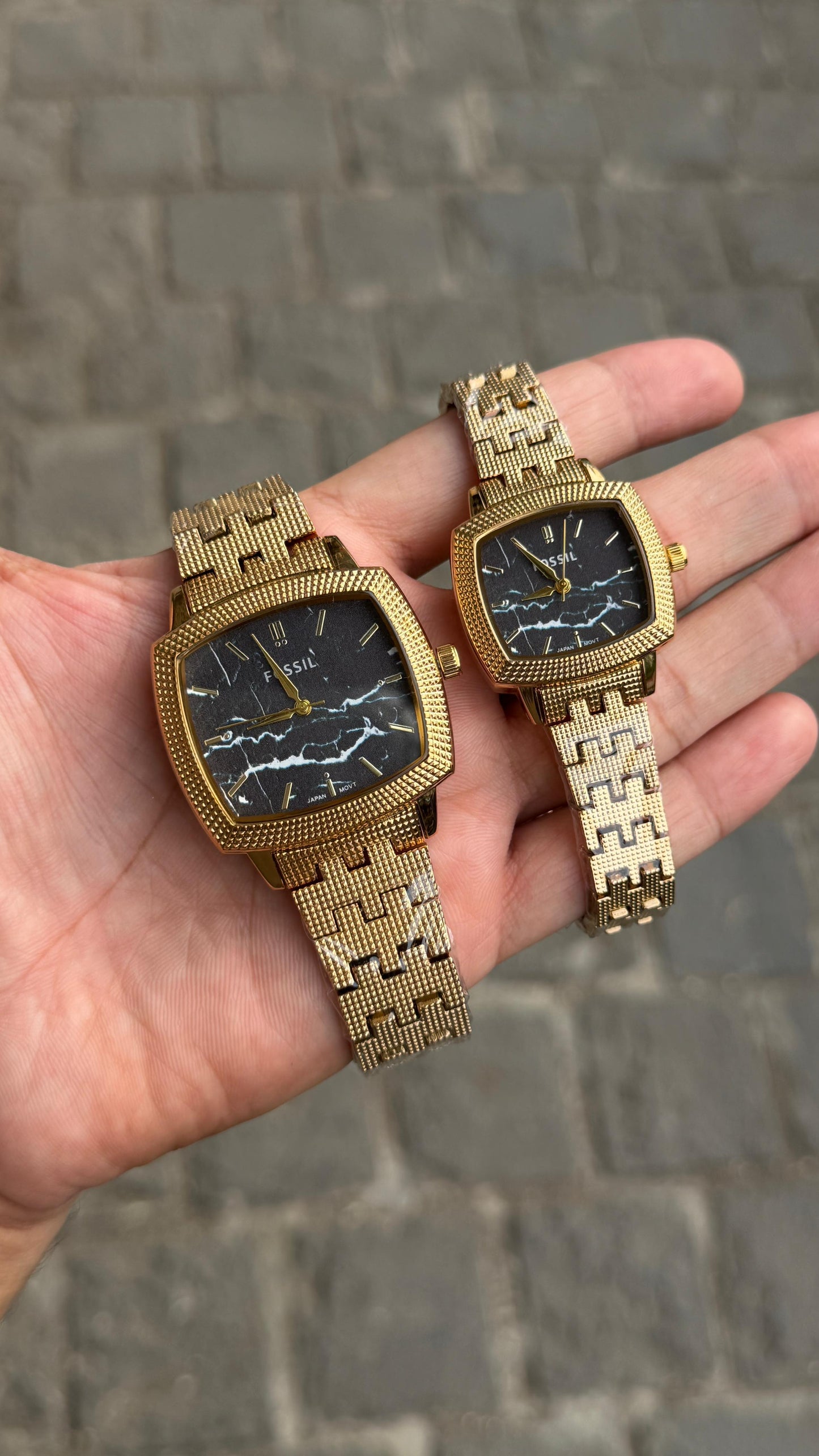 FOSSIL COUPLE