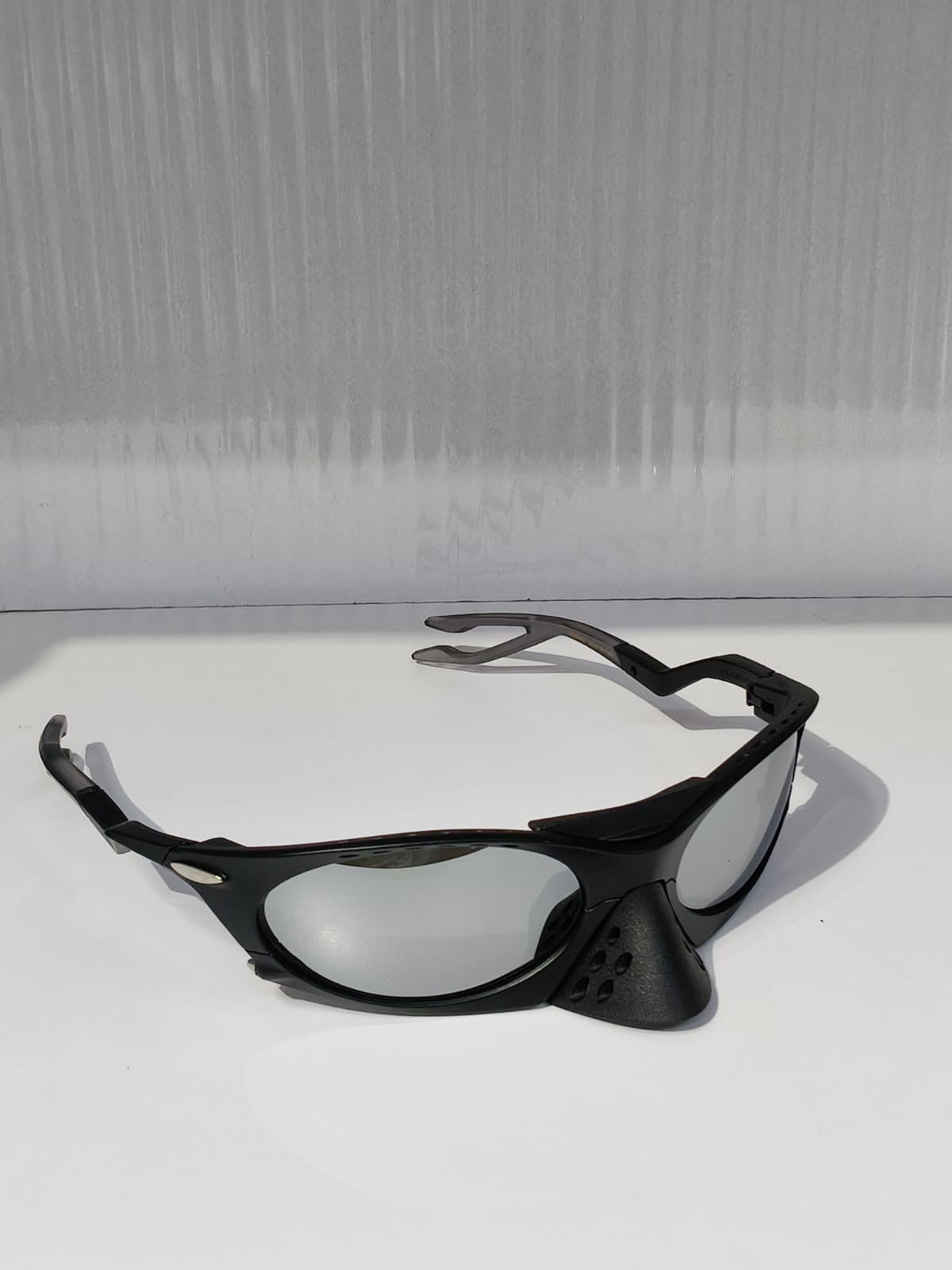 OAKLEY FULL COLOURS