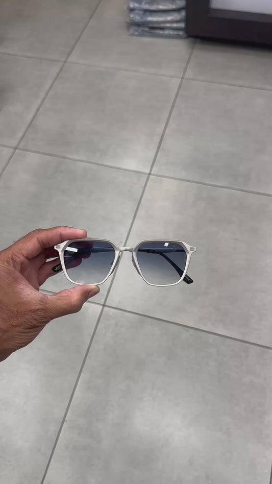 DIOR BLUE