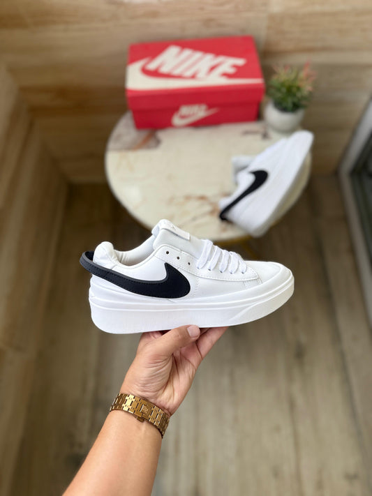 NIKE BLAZER