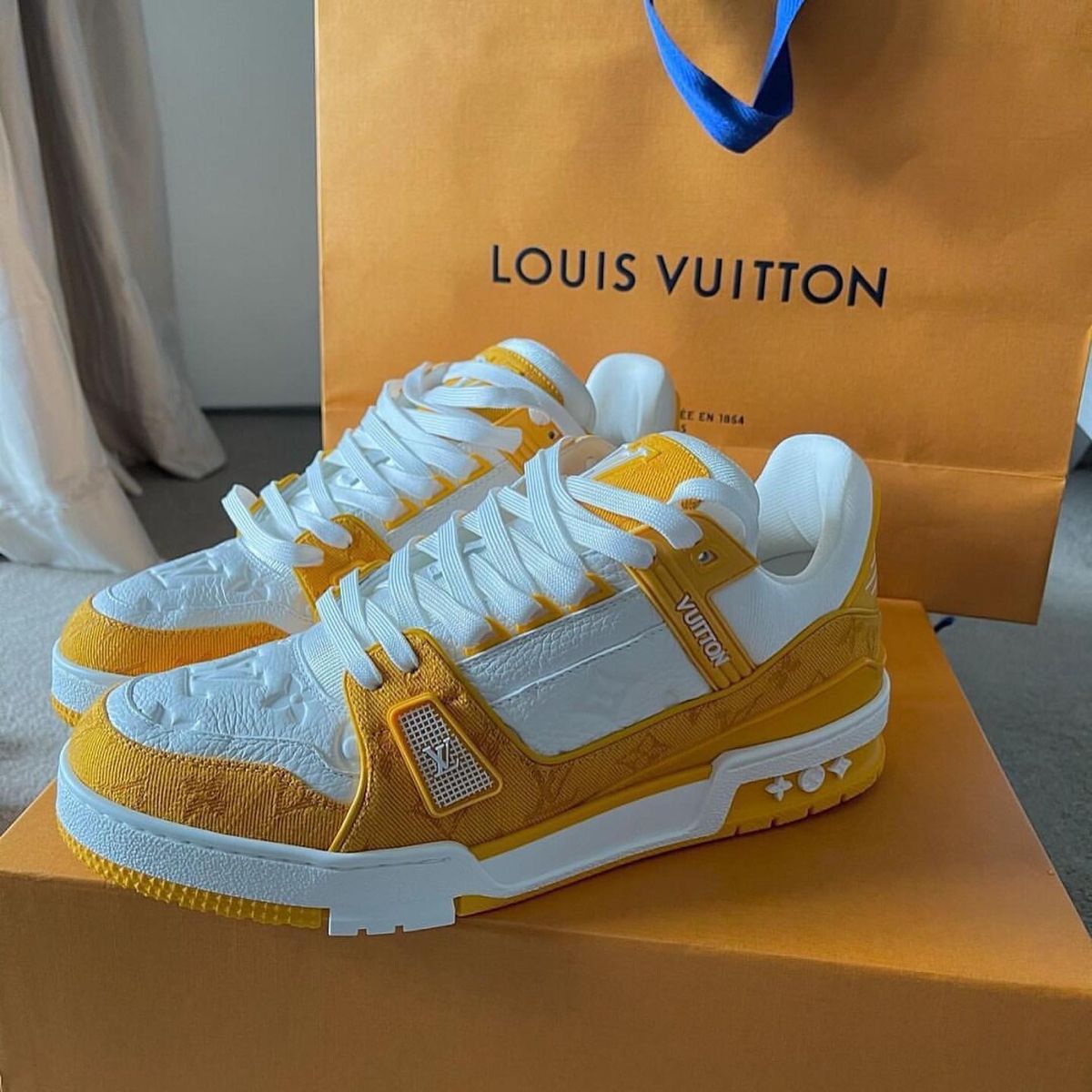 LOUIS VUITTON