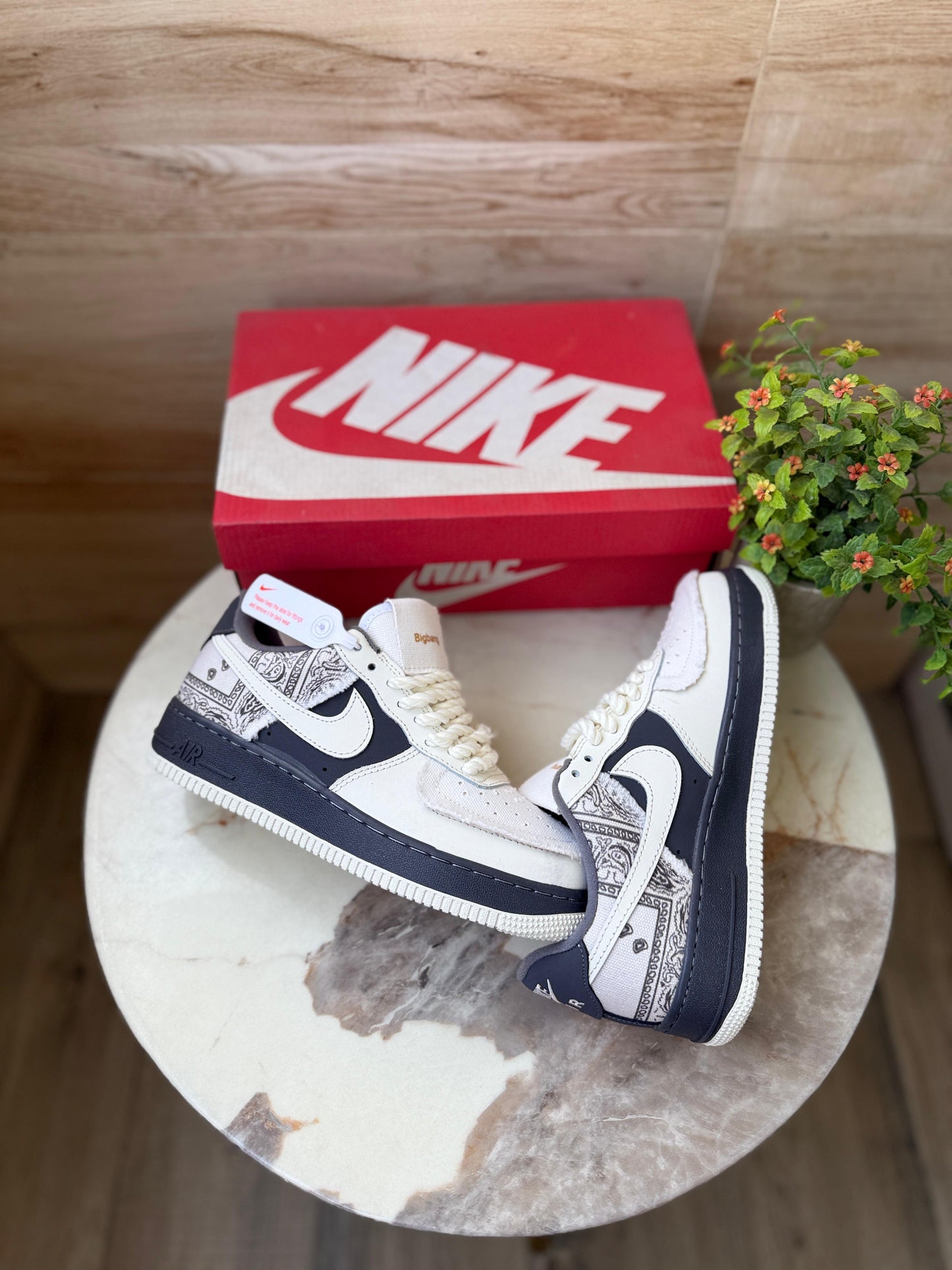 NIKE AIRFORCE BIG BANG